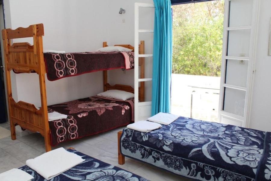 Purple Pig Stars Camping & Bungalows Милопотас Номер фото